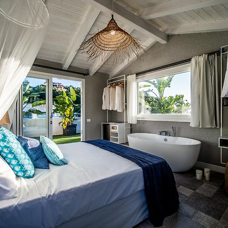 Boutique Hotel Capo Blu Santa Margherita di Pula Exteriör bild