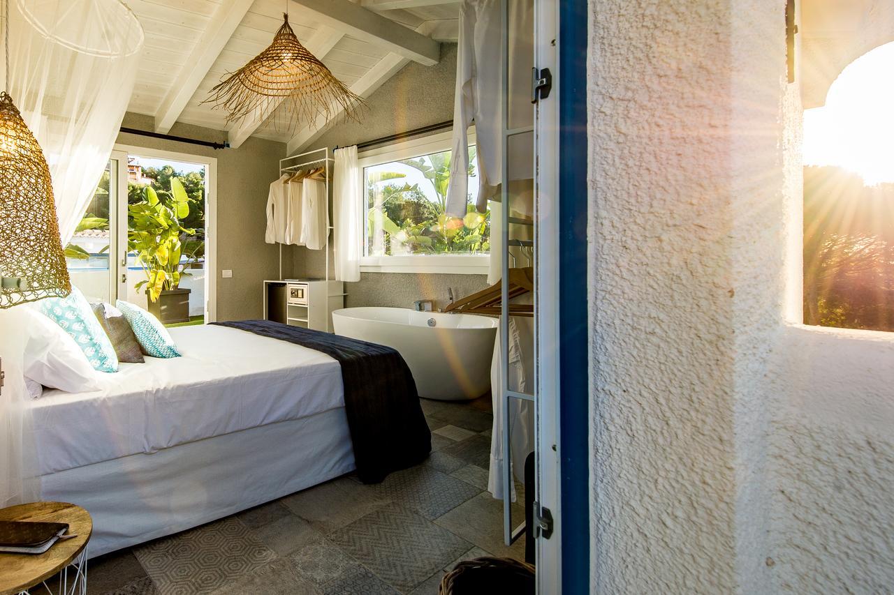 Boutique Hotel Capo Blu Santa Margherita di Pula Exteriör bild