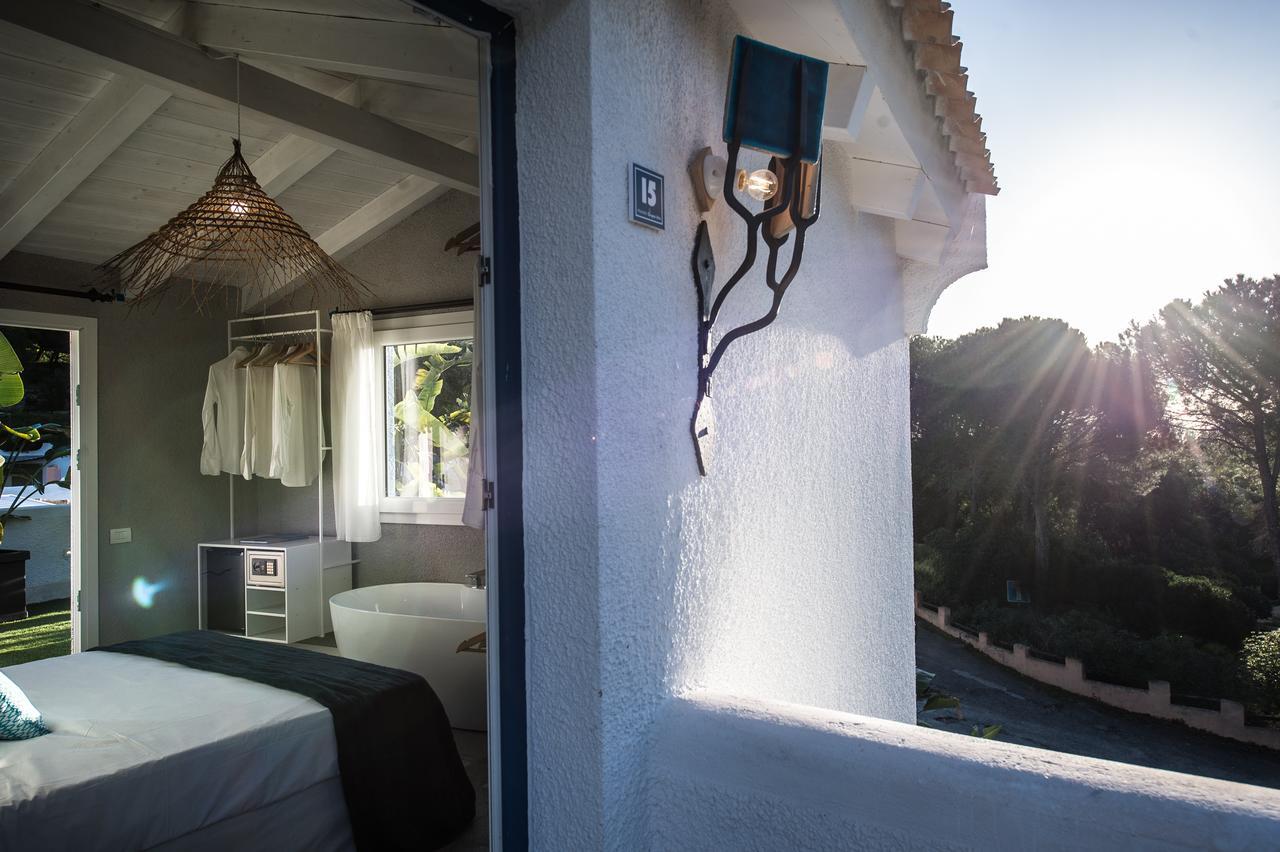 Boutique Hotel Capo Blu Santa Margherita di Pula Exteriör bild