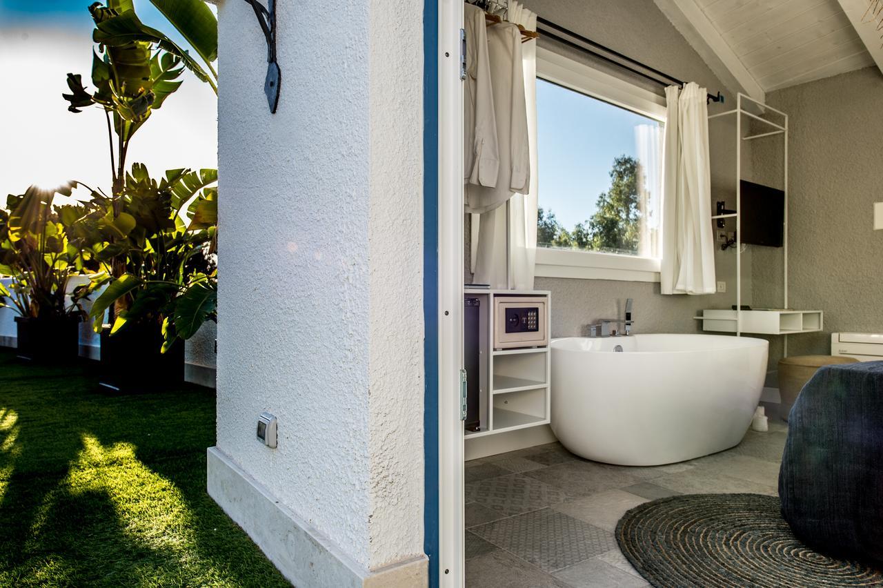 Boutique Hotel Capo Blu Santa Margherita di Pula Exteriör bild