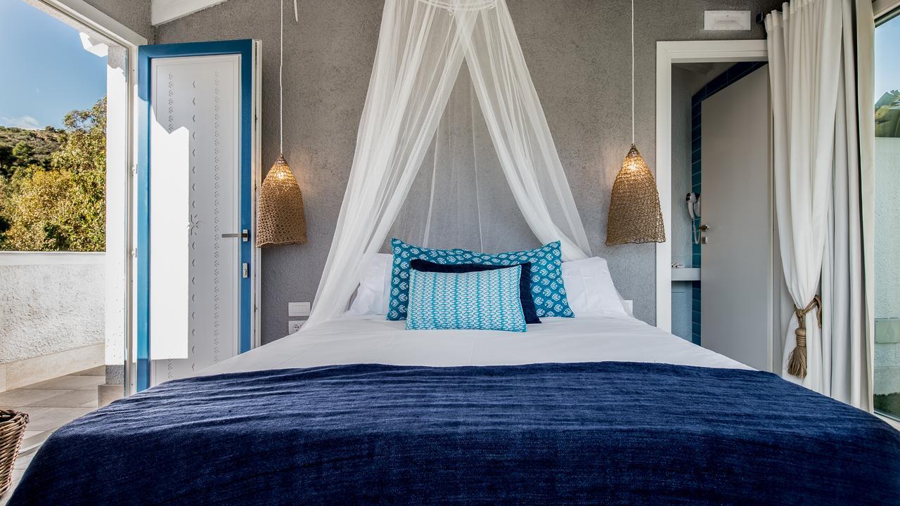 Boutique Hotel Capo Blu Santa Margherita di Pula Exteriör bild